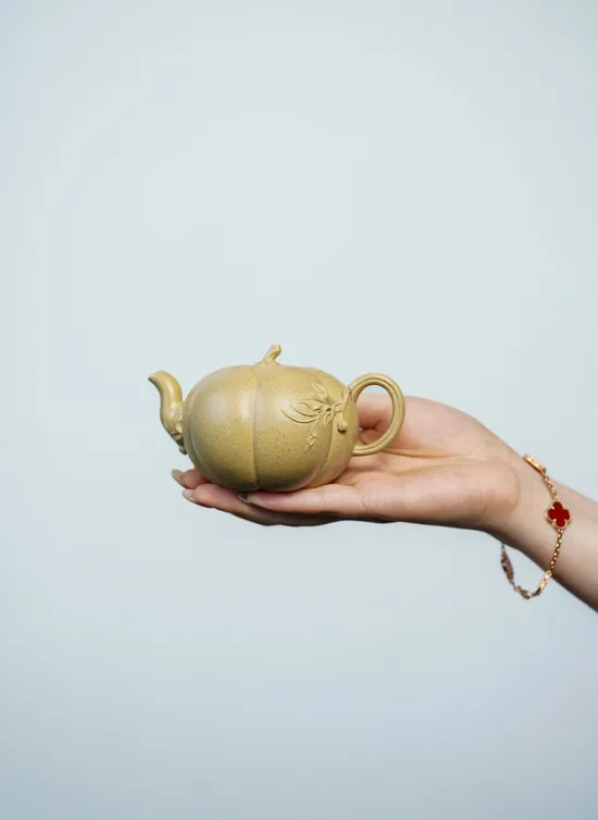 Premium Yixing Zisha Teapot | Handcrafted Thin Clay Art | 2700元 5