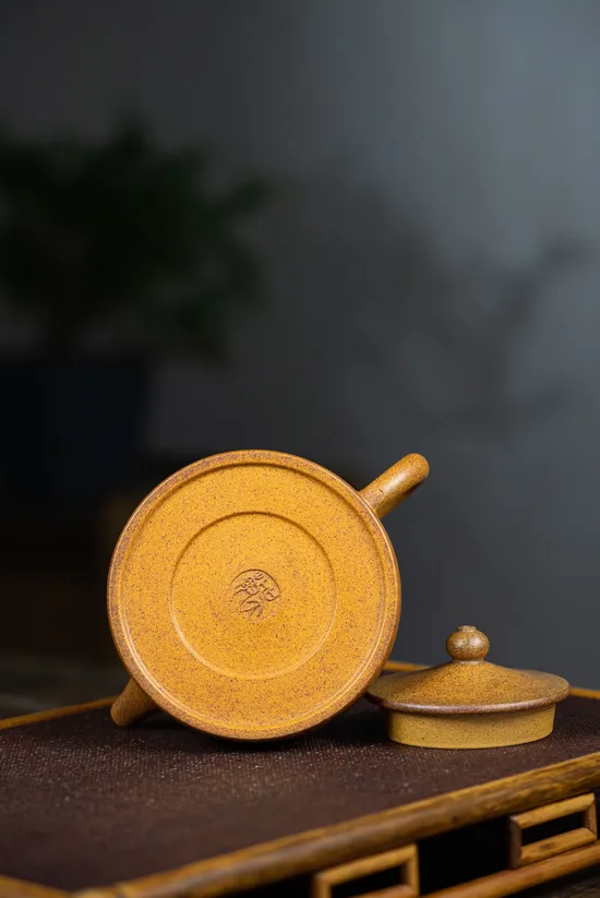 Premium Yixing Zisha Clay Teapot - Handcrafted Golden Duan, 270cc 8