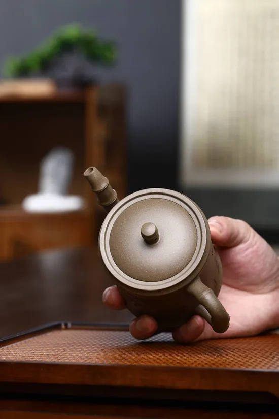 Premium Yixing Zisha Teapot – Handcrafted Artistic Clay Pot, Collectible 7