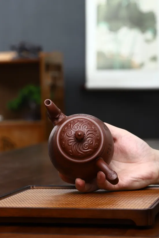 Premium Yixing Zisha Teapot – Handcrafted Collectible Artistry 2
