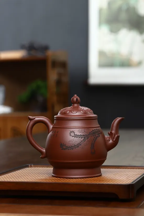 Premium Yixing Zisha Teapot – Handcrafted Collectible Artistry 7
