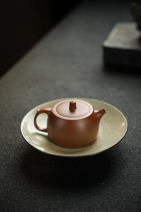 Premium Yixing Clay Teapot | Golden Clay & Classic Design 2