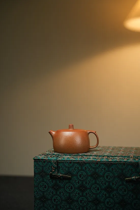 Premium Yixing Clay Teapot | Golden Clay & Classic Design 5