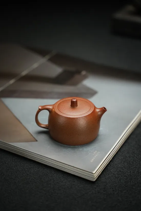 Premium Yixing Clay Teapot | Golden Clay & Classic Design 9