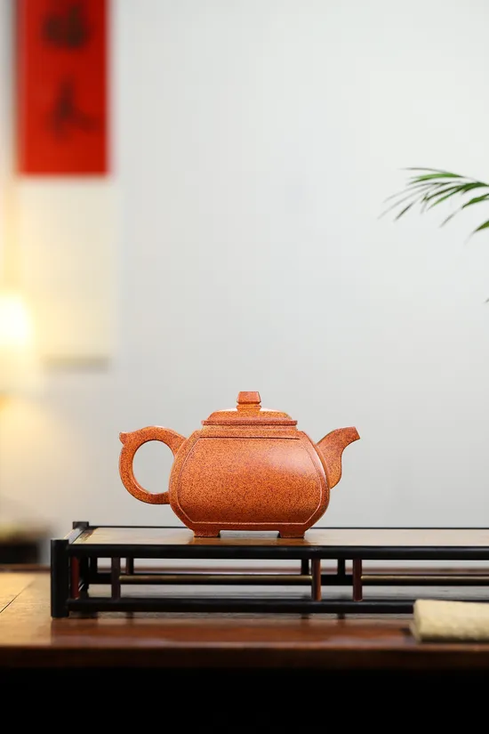Yixing Zisha Teapot: Master Yang Handcrafted Ceramic Artistry 3