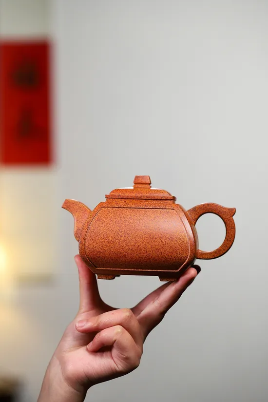 Yixing Zisha Teapot: Master Yang Handcrafted Ceramic Artistry 4