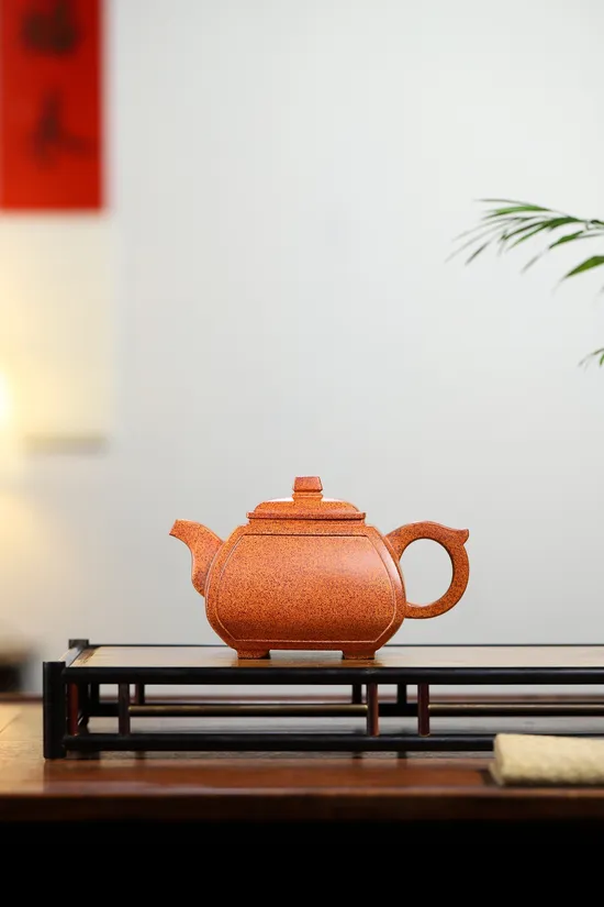 Yixing Zisha Teapot: Master Yang Handcrafted Ceramic Artistry 9