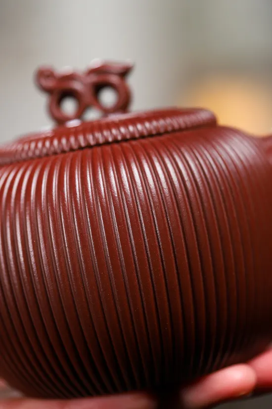 Premium Yixing Zisha Clay Teapot Set - Handcrafted Artisan Collectible 3