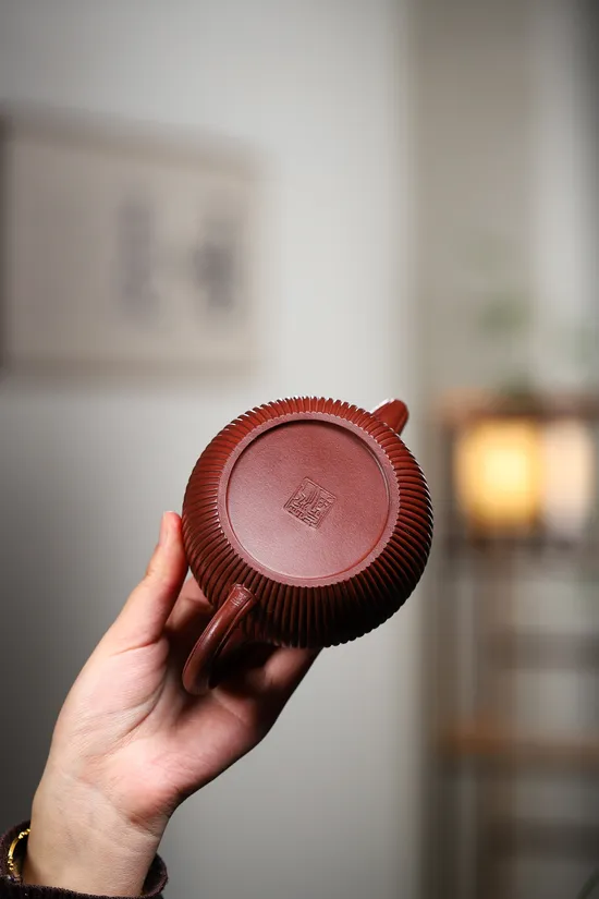 Premium Yixing Zisha Clay Teapot Set - Handcrafted Artisan Collectible 4