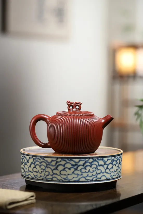 Premium Yixing Zisha Clay Teapot Set - Handcrafted Artisan Collectible 5