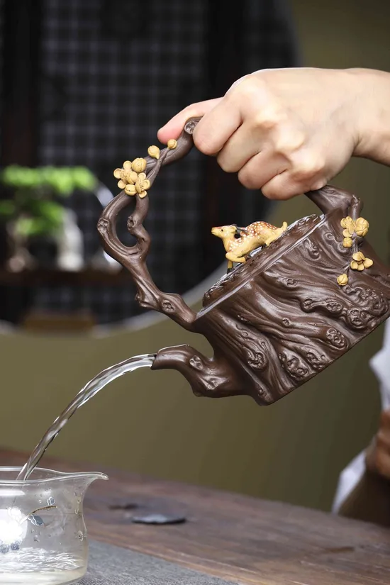 Premium Yixing Clay Teapot | Award-Winning Handcrafted Zisha Pot 1