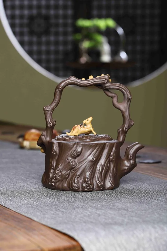 Premium Yixing Clay Teapot | Award-Winning Handcrafted Zisha Pot 5