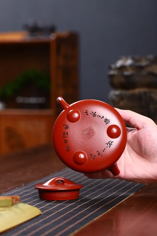 Golden Award Yixing Teapot | Rare Clay Craftsmanship 7