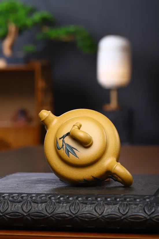Zisha Teapots: 2 | 100 CNY | Xu Liuming | Leng Huangjin Duan clay 3