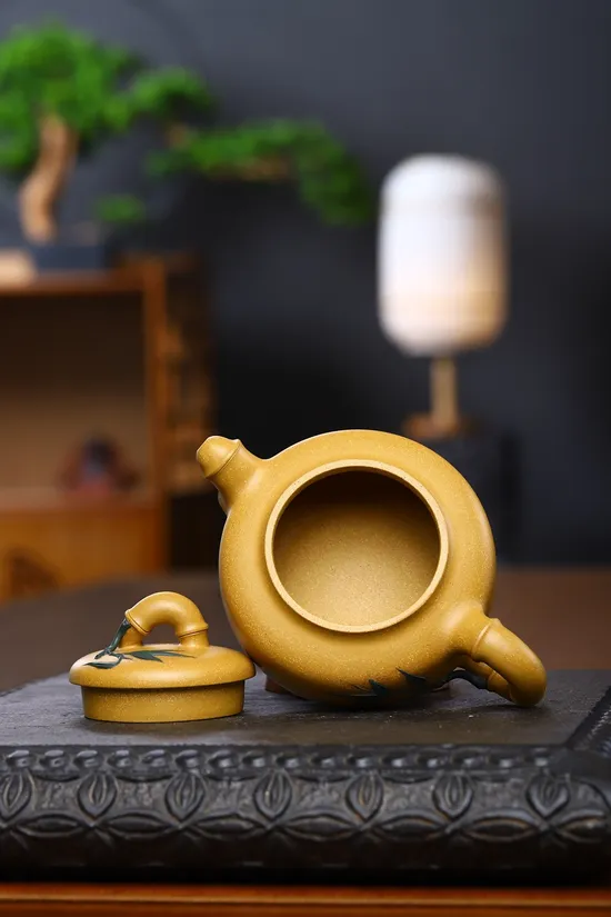 Zisha Teapots: 2 | 100 CNY | Xu Liuming | Leng Huangjin Duan clay 5