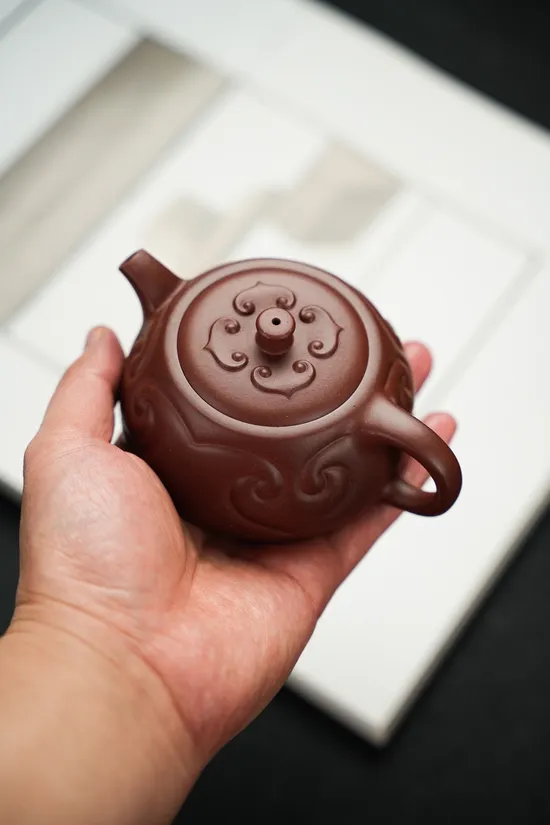 Premium Yixing Zisha Teapot - Handcrafted Clay Artisan Teapots 2