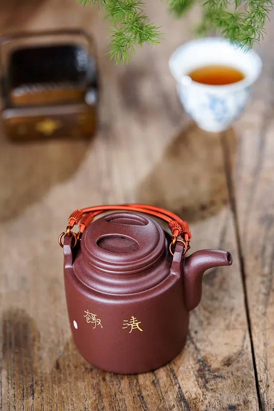 Premium Yixing Zisha Teapot | Handcrafted Clay Art, 2400 CNY 2