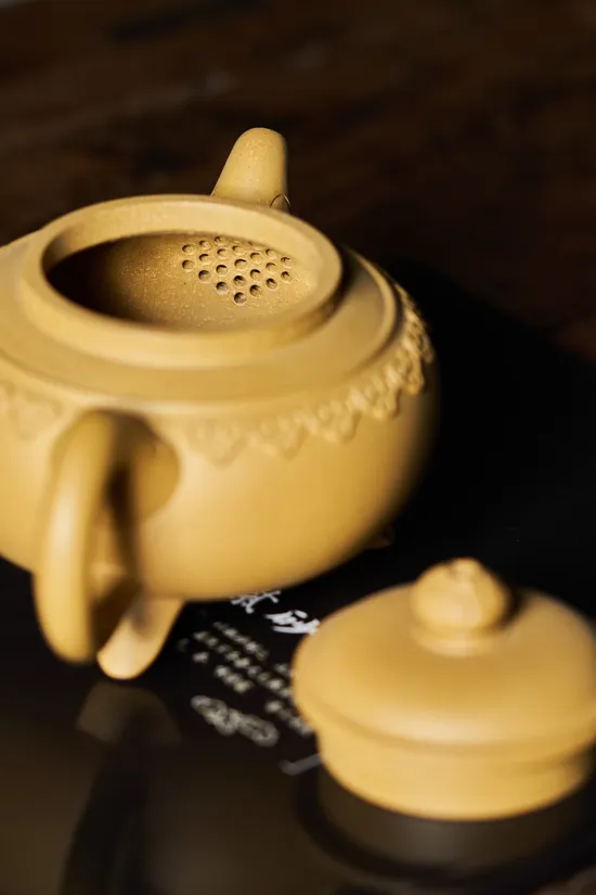 Yixing Teapot | Handcrafted Golden Duanni Clay Artistry 2
