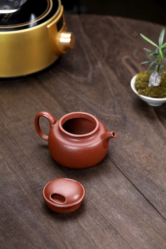 Handcrafted Yixing Zisha Teapot | Authentic Red Clay Teapot Artistry 8