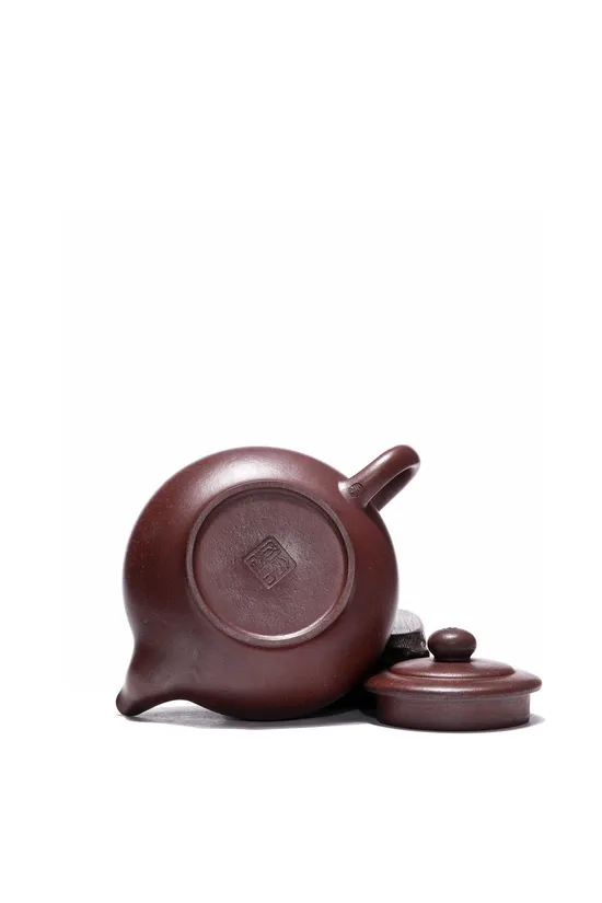 Premium Yixing Clay Teapot Handcrafted by Master Yu Wenyuan | Artisan Craft 6