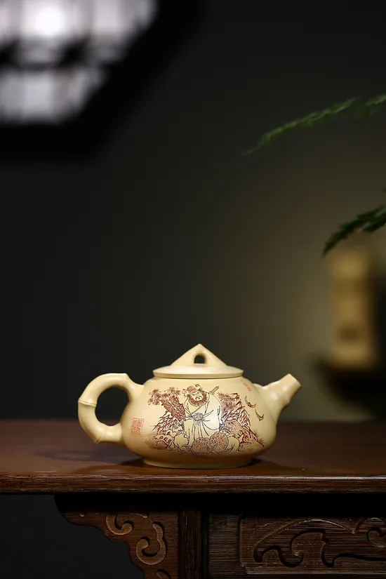 Yixing Zisha Teapot | Handcrafted Collectible | Rare Benshanlv Clay 5