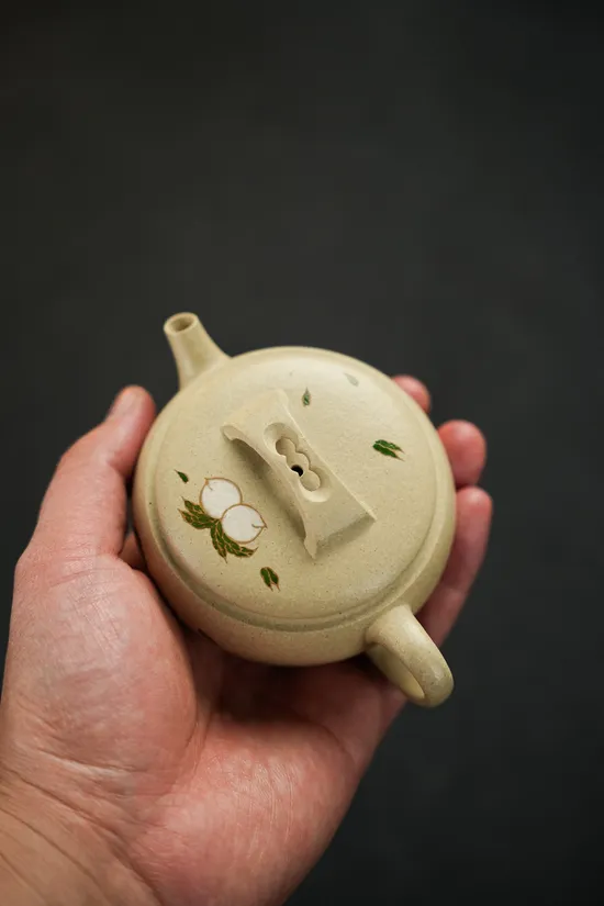 Premium Yixing Zisha Clay Teapot: Handcrafted & Authentic Design 1