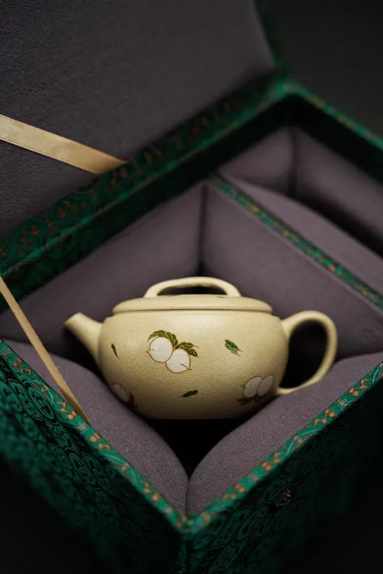 Premium Yixing Zisha Clay Teapot: Handcrafted & Authentic Design 2