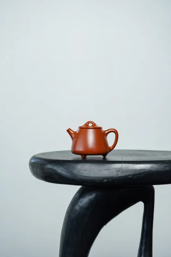 Premium Yixing Zisha Teapot: Handcrafted Clay, Classic Design | 240cc 2