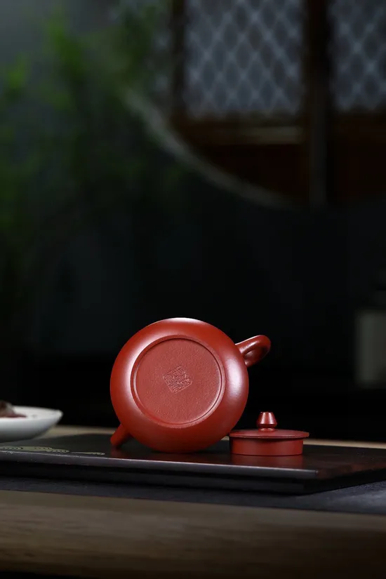 Yixing Zisha Clay Teapot | Handcrafted Artistic Teapot Collection 1