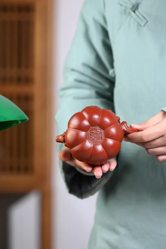 Yixing Zisha Teapot | Handcrafted Collectible Clay Teapot Art 4