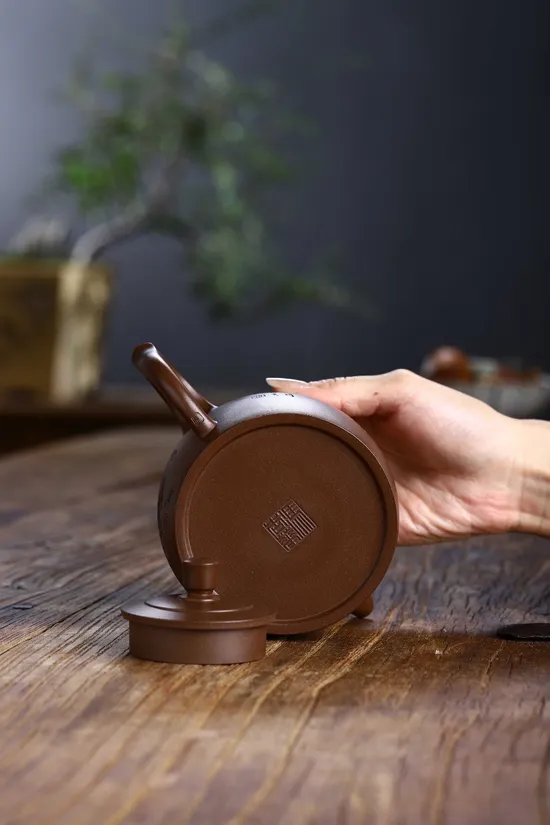 Premium Yixing Zisha Teapot: Double Craftsmanship & Certification 2