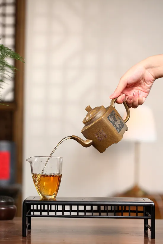 Handcrafted Yixing Zisha Teapot - Collector's Artistry & Premium Clay 5