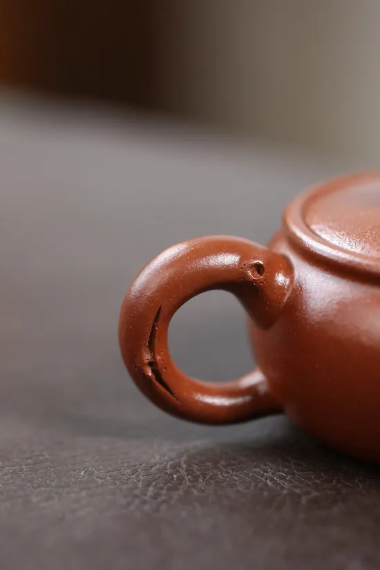 Handcrafted Yixing Zisha Teapot - Artistic Persimmon Design Clay Pot 1