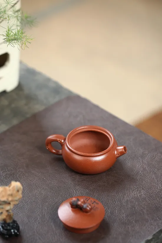 Handcrafted Yixing Zisha Teapot - Artistic Persimmon Design Clay Pot 9