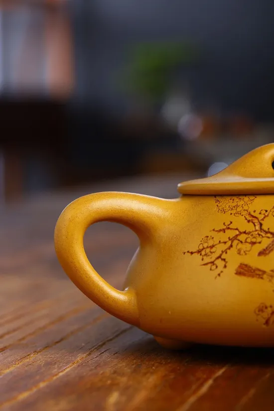 Premium Yixing Zisha Teapot - Handcrafted Collectible Artisan Ceramics 2