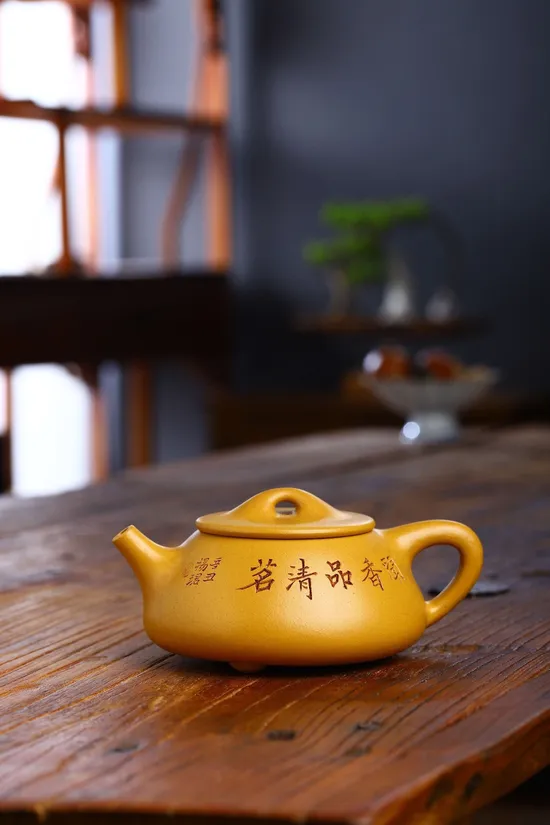 Premium Yixing Zisha Teapot - Handcrafted Collectible Artisan Ceramics 4