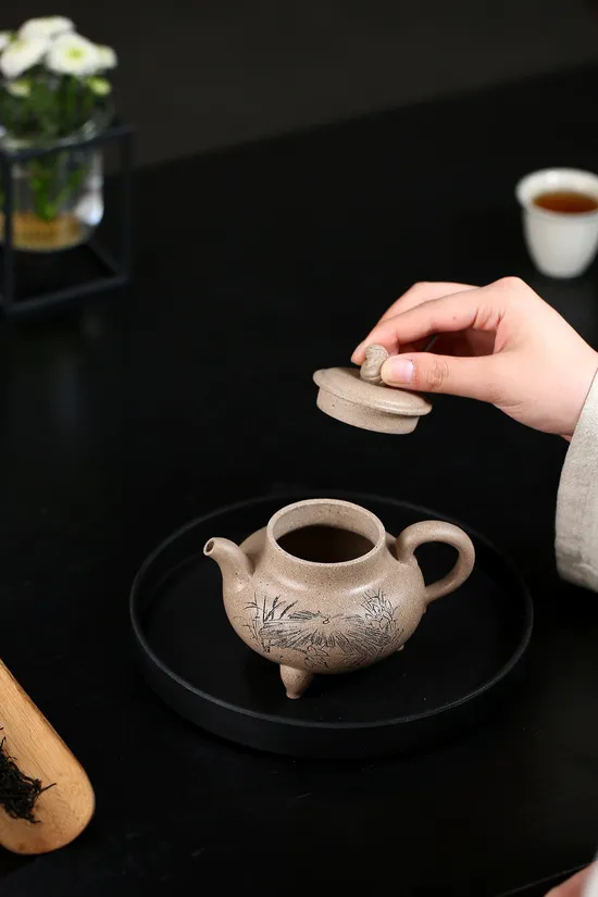 Handcrafted Zisha Teapot with Lion Design – Artisan Yixing Clay Pot 1