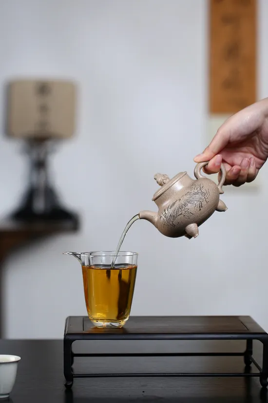 Handcrafted Zisha Teapot with Lion Design – Artisan Yixing Clay Pot 3