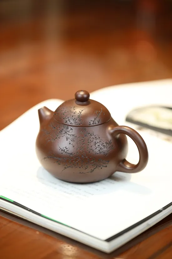 Premium Yixing Clay Teapot | Handcrafted Artisan Teapot for Tea Lovers 6