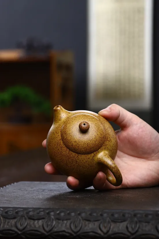 Premium Yixing Zisha Teapot Handcrafted | Dragon Bone Clay Artistry 1