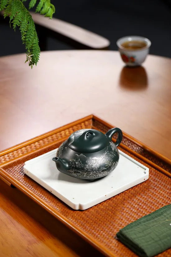 Premium Yixing Teapot with Gold/Silver Inlay | Handcrafted Zisha Art 3