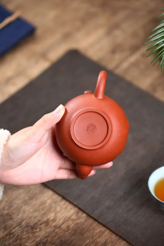 Handcrafted Yixing Clay Teapot - Artisan Ceramic Teapots 2