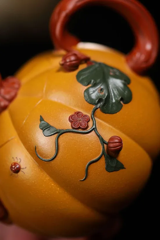 Premium Yixing Zisha Teapot – Artisan Crafted, Collectible Design 3