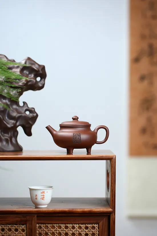 Yixing Zisha Teapot | Handcrafted Collectible Clay Artistry 1
