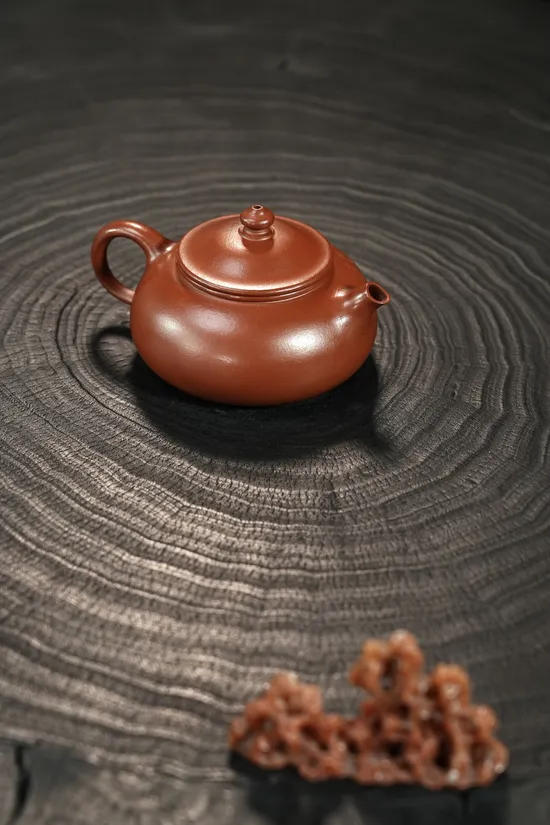 Premium Zhu Ni Clay Yixing Teapot | Handcrafted Ceramic Art 3