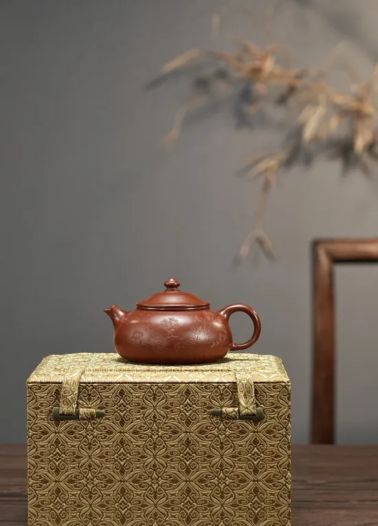 Premium Zhu Ni Clay Yixing Teapot | Handcrafted Ceramic Art 6