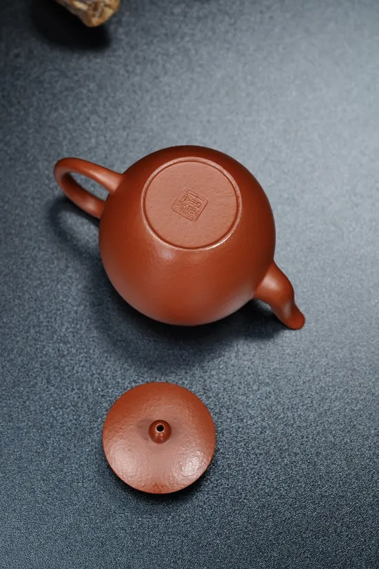 Premium Yixing Clay Teapot | Handcrafted Zisha Pot for Tea Lovers 5