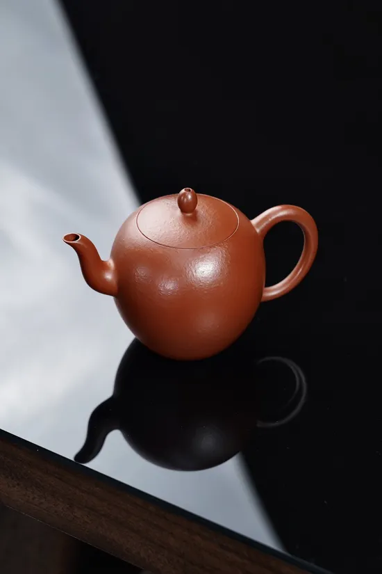 Premium Yixing Clay Teapot | Handcrafted Zisha Pot for Tea Lovers 6