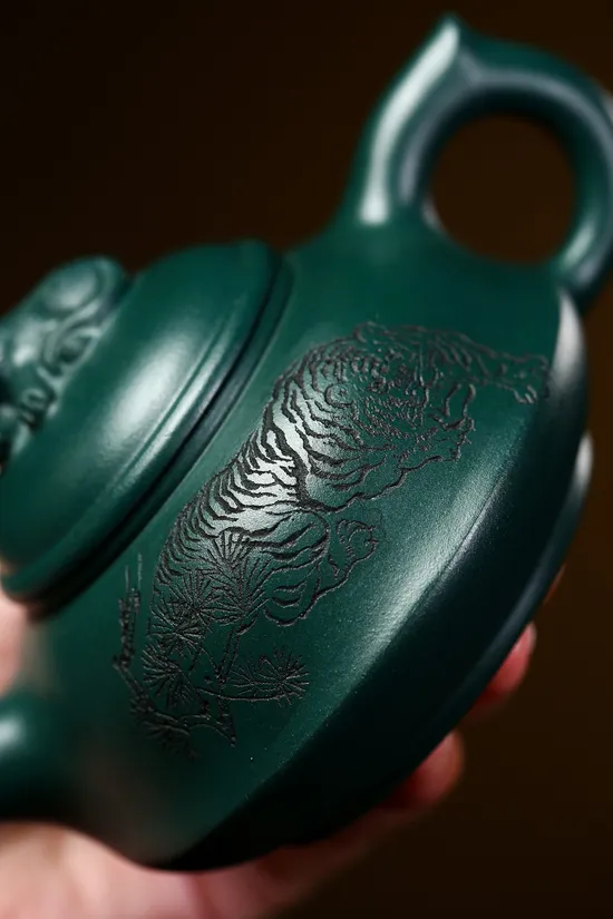 Premium Yixing Zisha Clay Teapot – Collector’s Artisan Craft 1