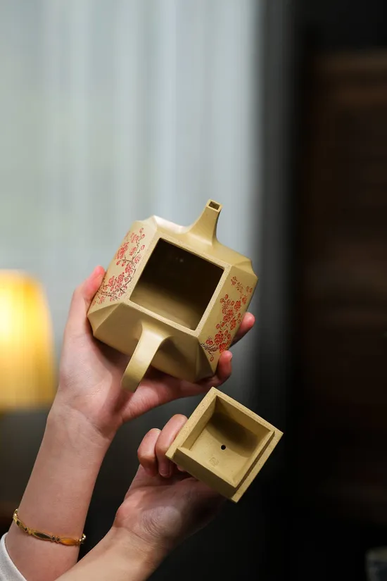 Premium Yixing Zisha Teapot | Handcrafted Clay Art | Zhou Master 2